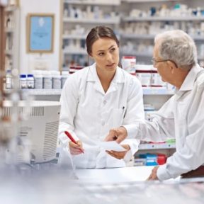 AUXILIAR DE FARMACIA_SIN MARCA DE AGUA AUXILIAR DE FARMACIA_SIN MARCA DE AGUA